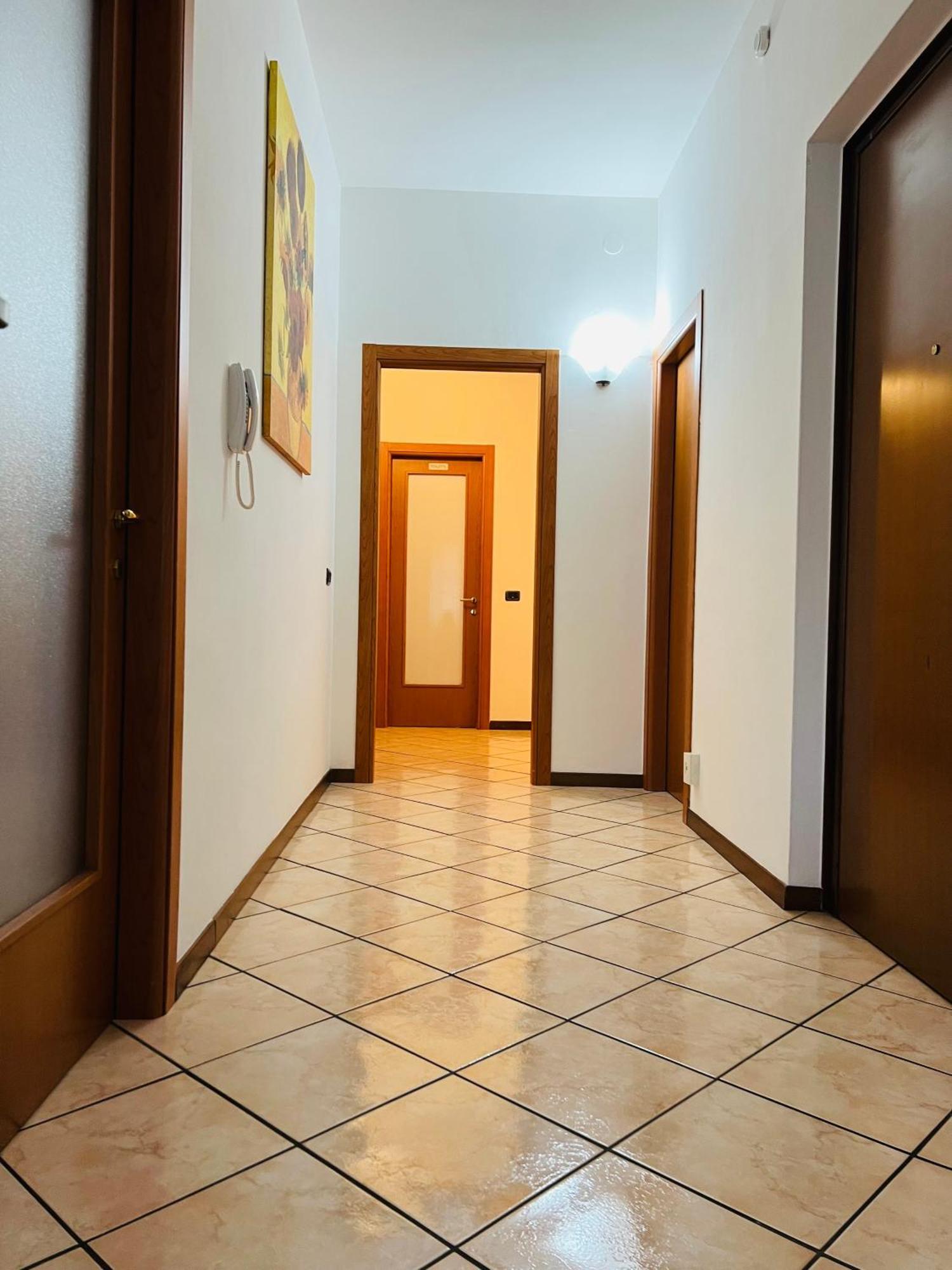 Casa Vacanza Elena 2 Verona Exterior photo