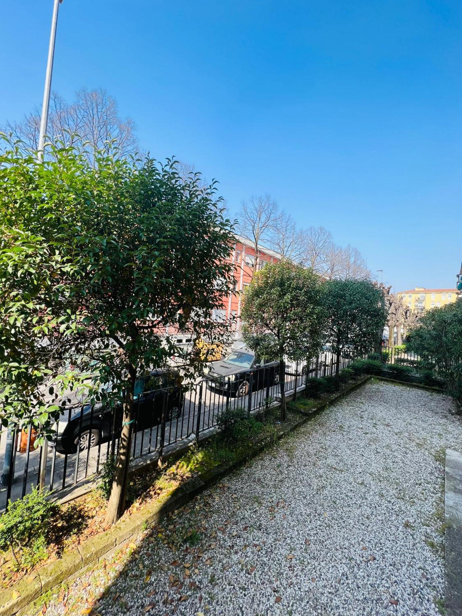 Casa Vacanza Elena 2 Verona Exterior photo